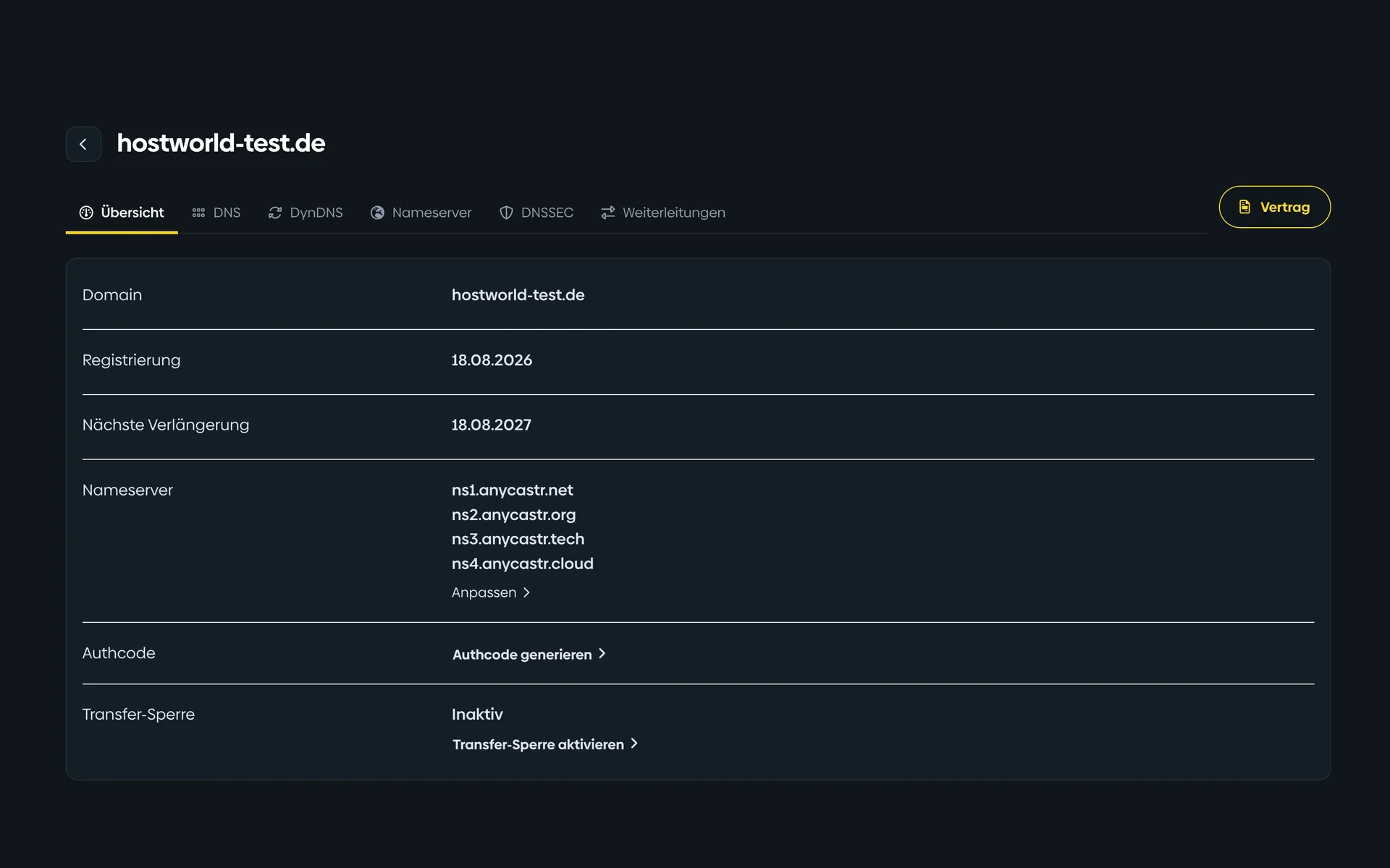 Übersicht einer Domain im Kundenmenü mit Registrierungsdatum, Verlängerungsdatum, Nameservern, Auth-Code, Transfer-Sperre und den Domain-Kontakten