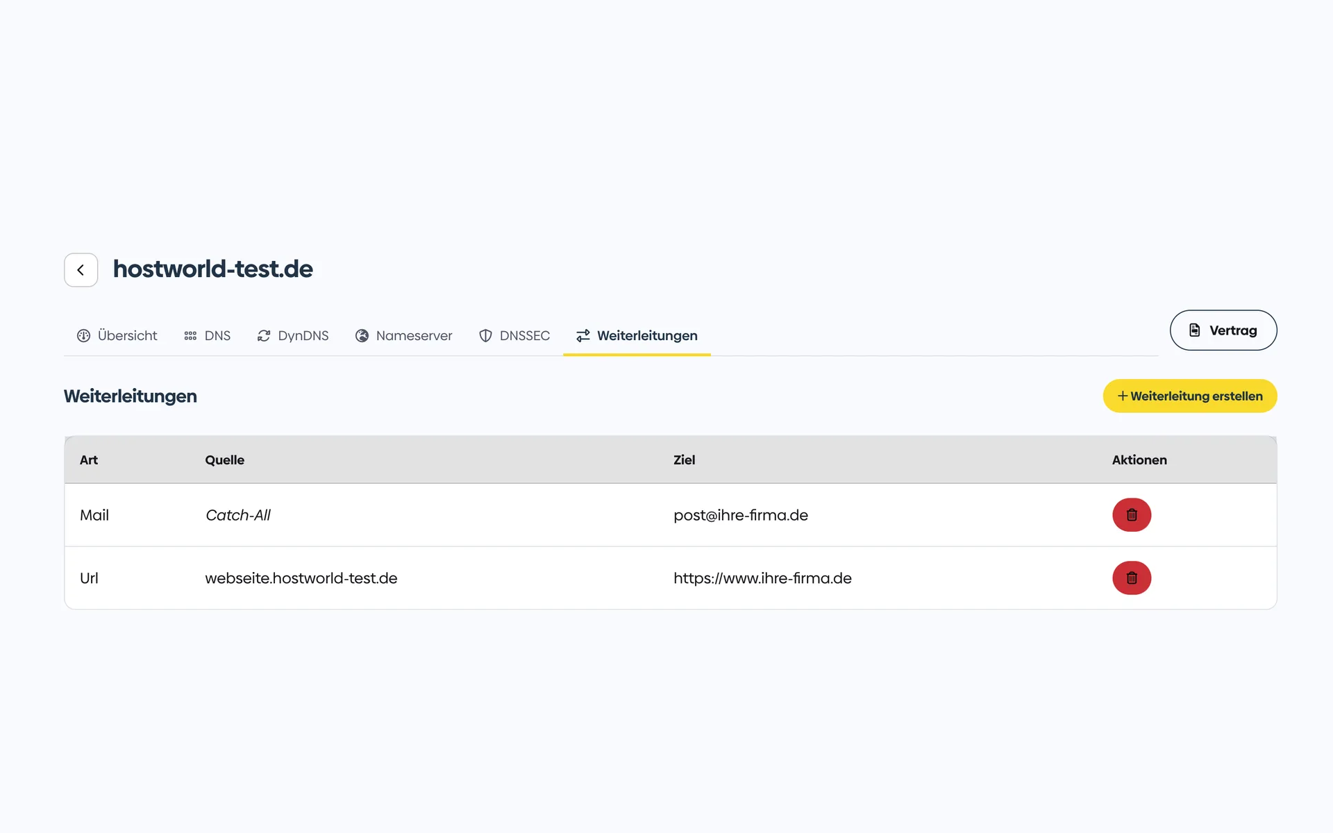 Übersicht der Weiterleitungen einer Domain im Kundenmenü mit einer Catch-All-Mailweiterleitung und einer URL-Weiterleitung