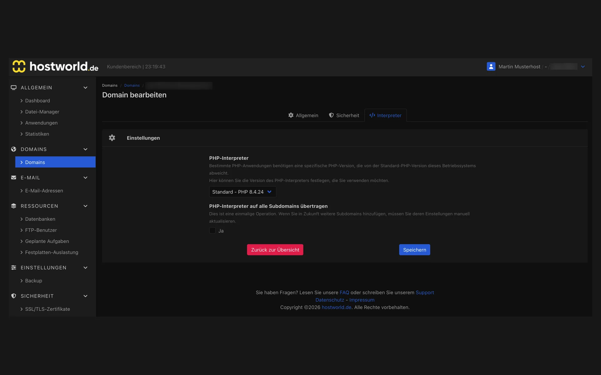 Reiter Interpreter der Domain-Einstellungen im Webinterface mit der Auswahl der PHP-Version und der Option, sie auf alle Subdomains zu übertragen